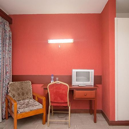 Milele Hotel Nairobi Bagian luar foto