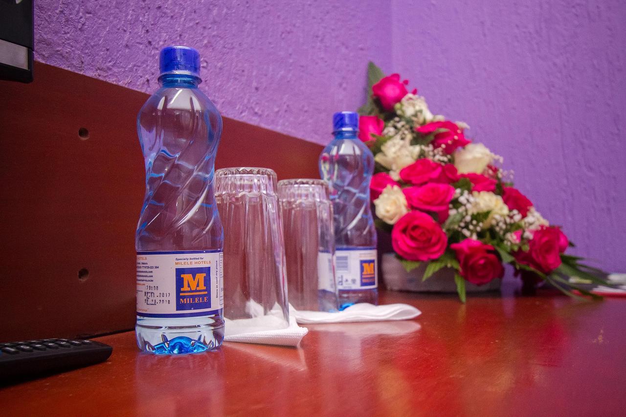 Milele Hotel Nairobi Bagian luar foto