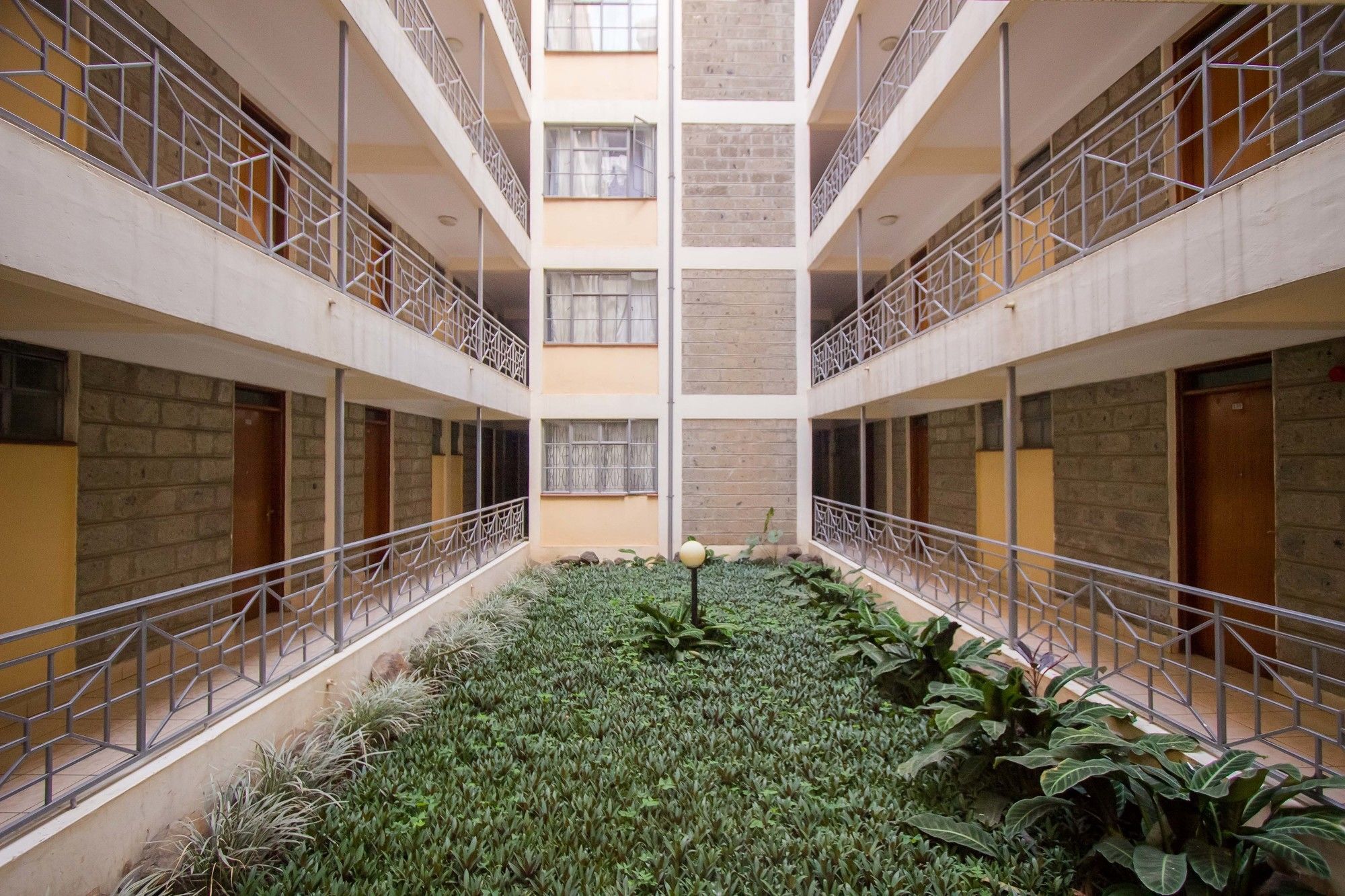 Milele Hotel Nairobi Bagian luar foto